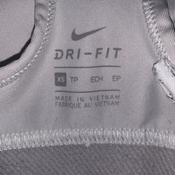 sports bra - Picture 3 of 3